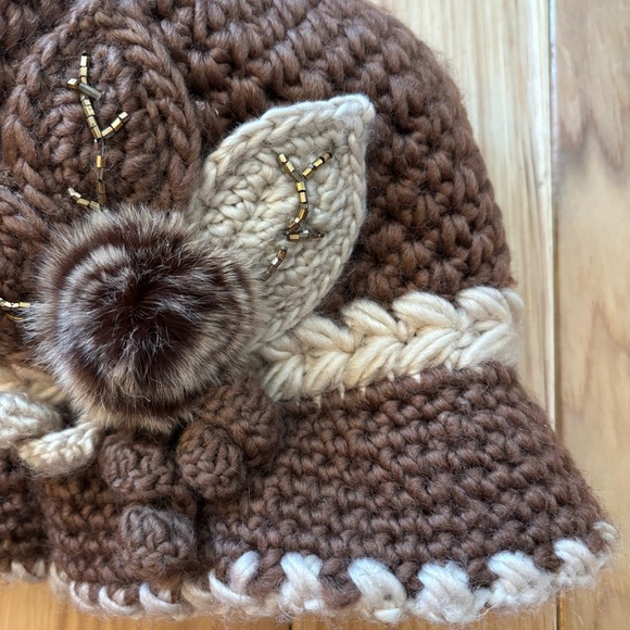 Brown Crochet Floral Bead Accent Embellishment Hat - Picture 3 of 10